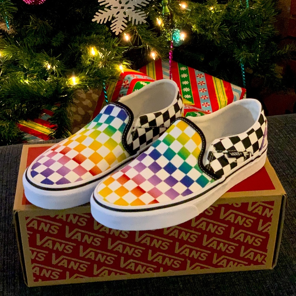 New authentic Vans slip on shoes Rainbow Checkered size 6 women’s